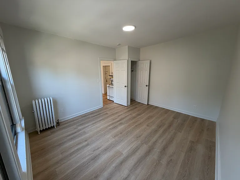 245 McLean Ave #6 — Photo 7