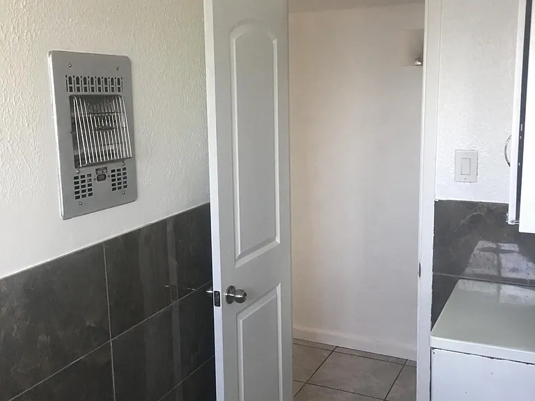 8116 Gilbert Dr — Photo 16