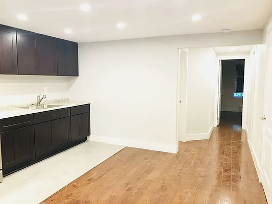 Rented by Reyes & Elsamad Real Estate Group | media 15