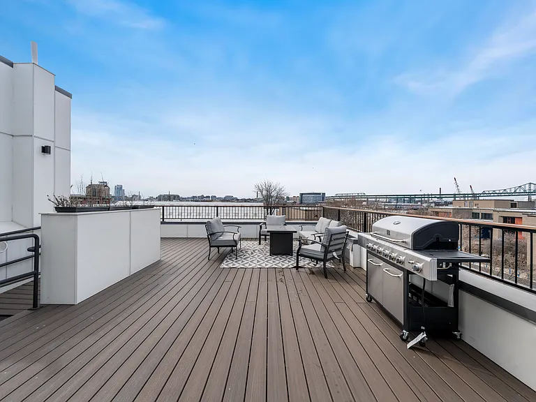 277 Border St #401 — Photo 13