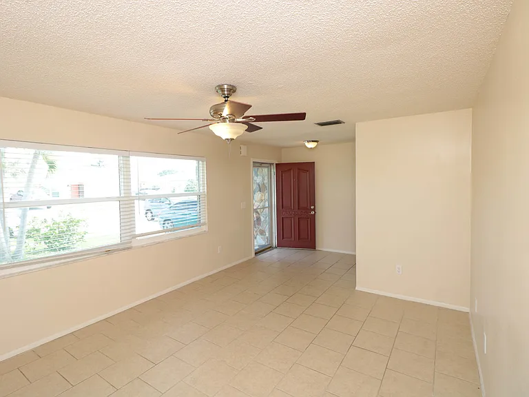 243 Ocean View Ln — Photo 4
