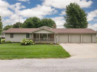 1602 Ridge Dr, Mound City, MO 64470