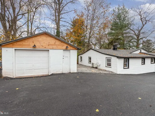 2132 Log Cabin Rd, York, PA 17408