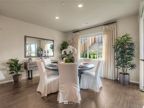 4th image of 3836 80th Avenue NE #276