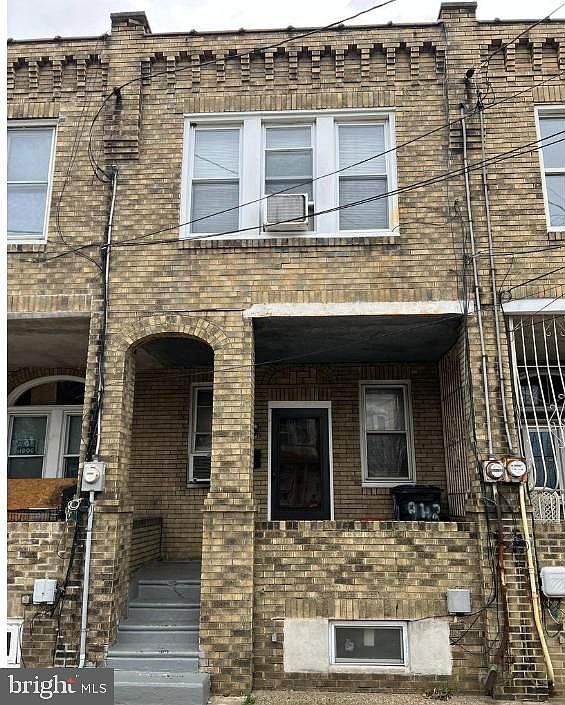 1st image of 942 Morton St
