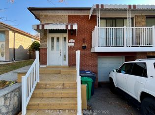 3487 Ellengale Dr, Mississauga, ON L5C 1Z8