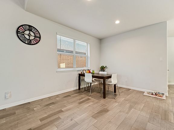 4th image of 1312 Canary Ln