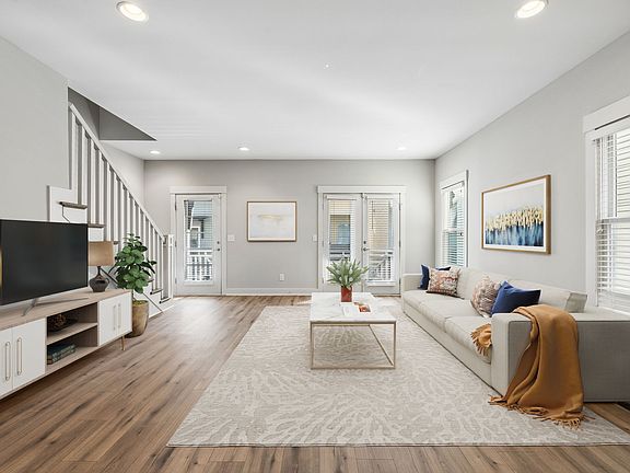 5th image of 602 Centerpoint Ln