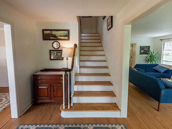 3rd image of 1651 East Ridge Road