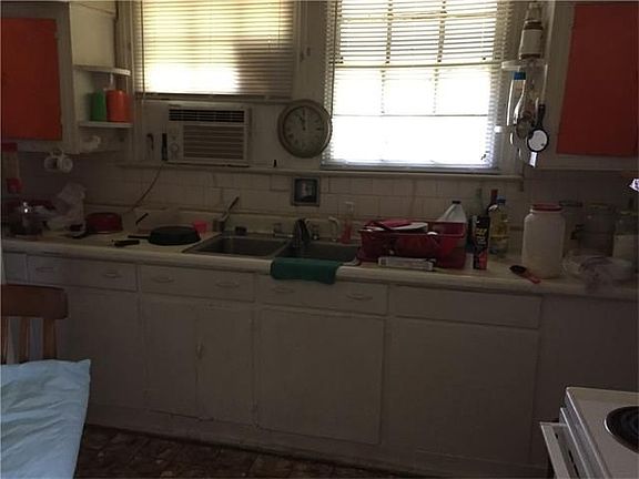 5th image of 1725 N Roman St