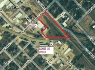 418 E Main St, Eagle Lake, TX 77434