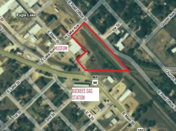 418 E Main St, Eagle Lake, TX 77434