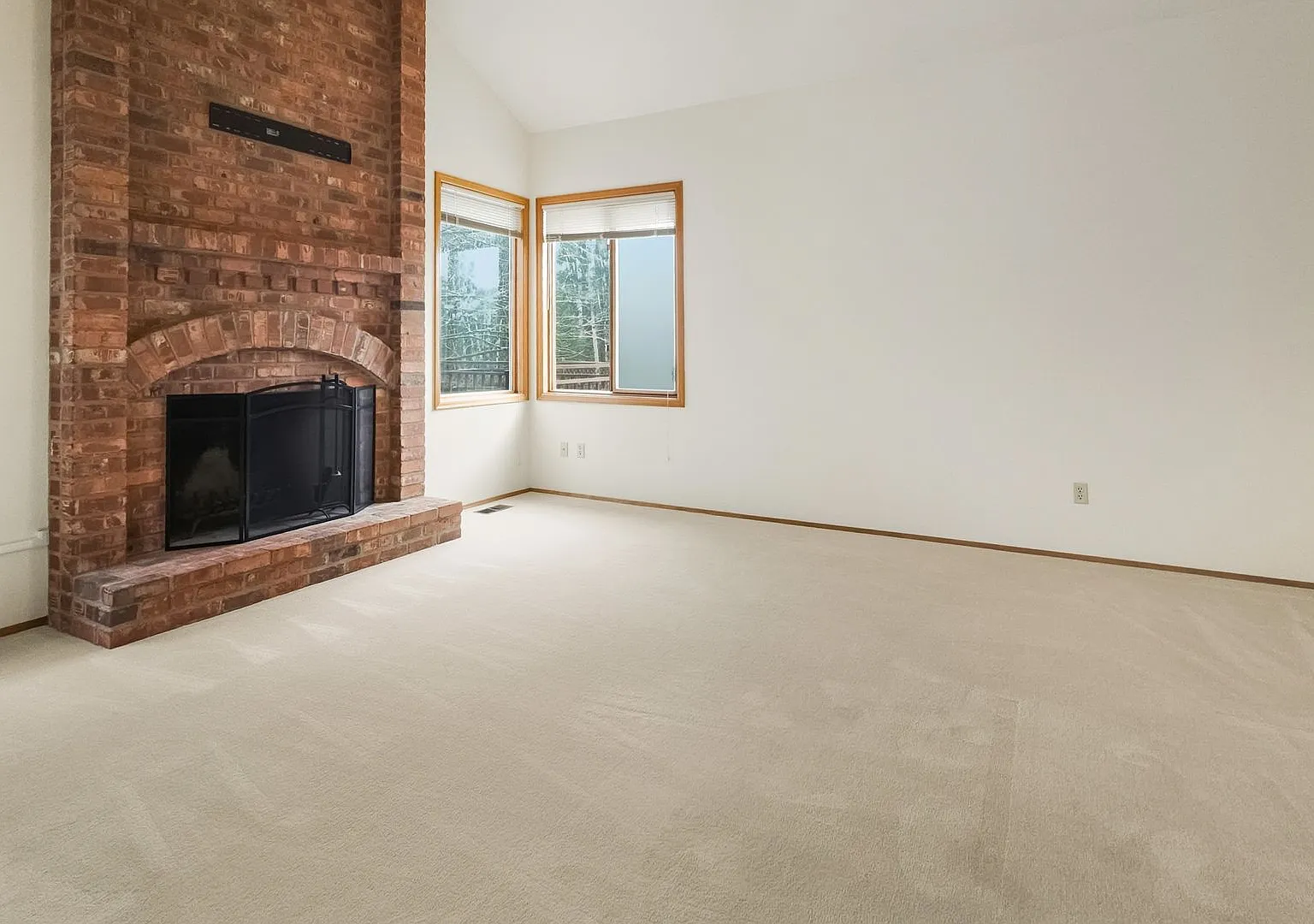 Spacious, Comfortable House in Forest Ridge Estates of Bellevue — Photo 3