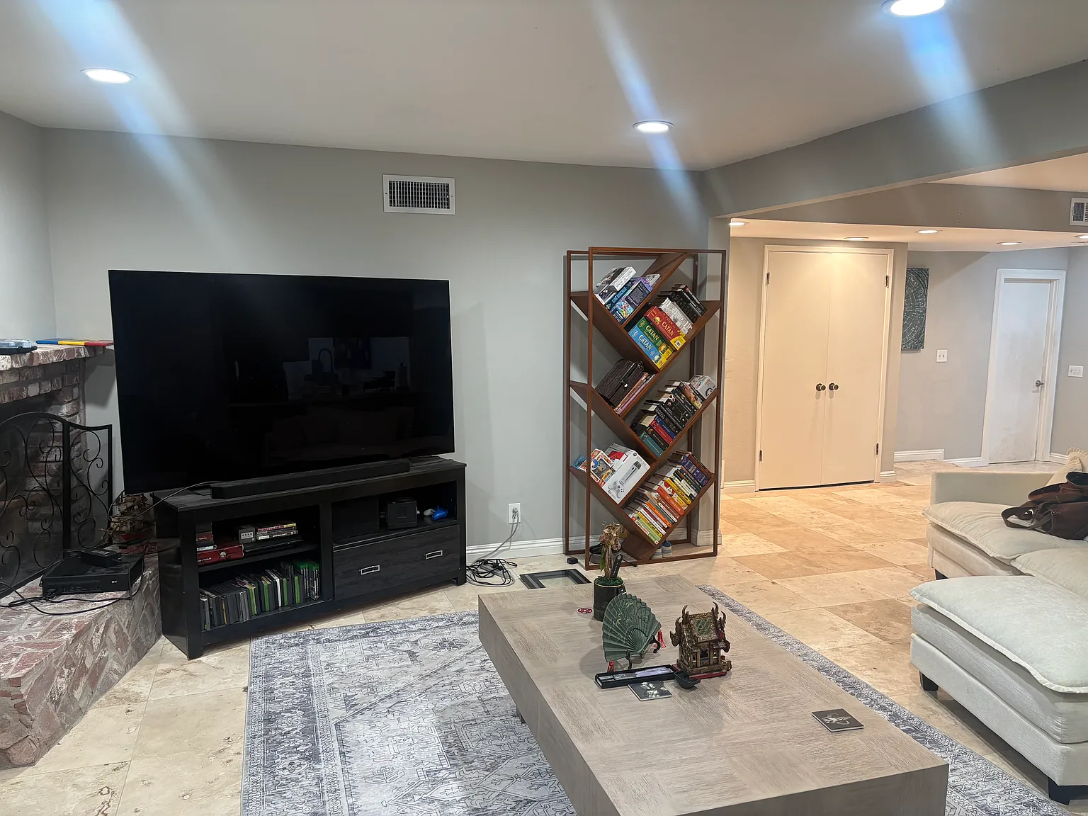 3 bed, 1225 sqft, $3,800 — Photo 2