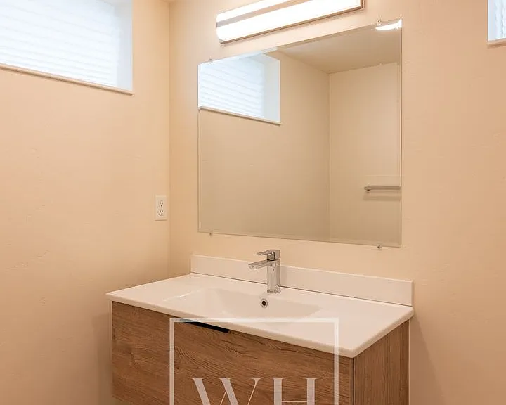 521 Ankeny St — Photo 36
