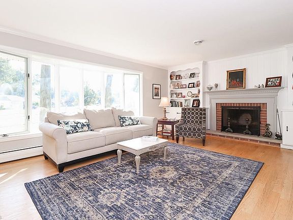 3rd image of 209 Vassar Ave