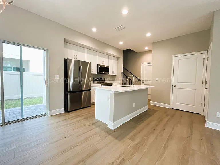 2220 S Bumby Ave #120 — Photo 6