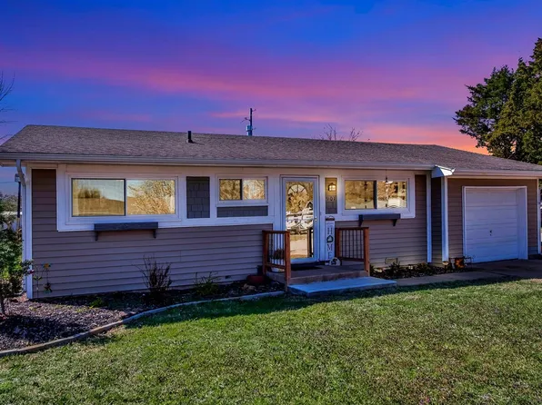 901 SE 3rd St, Newton, KS 67114