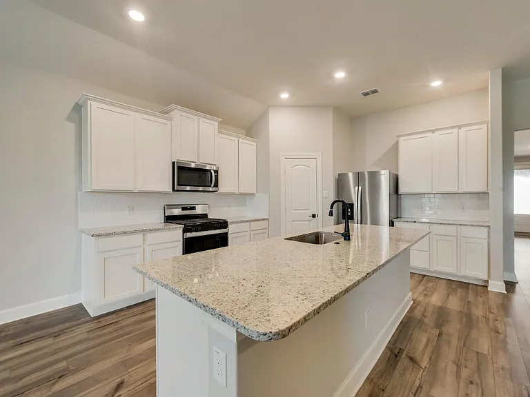 800 Jackel Dr — Photo 7