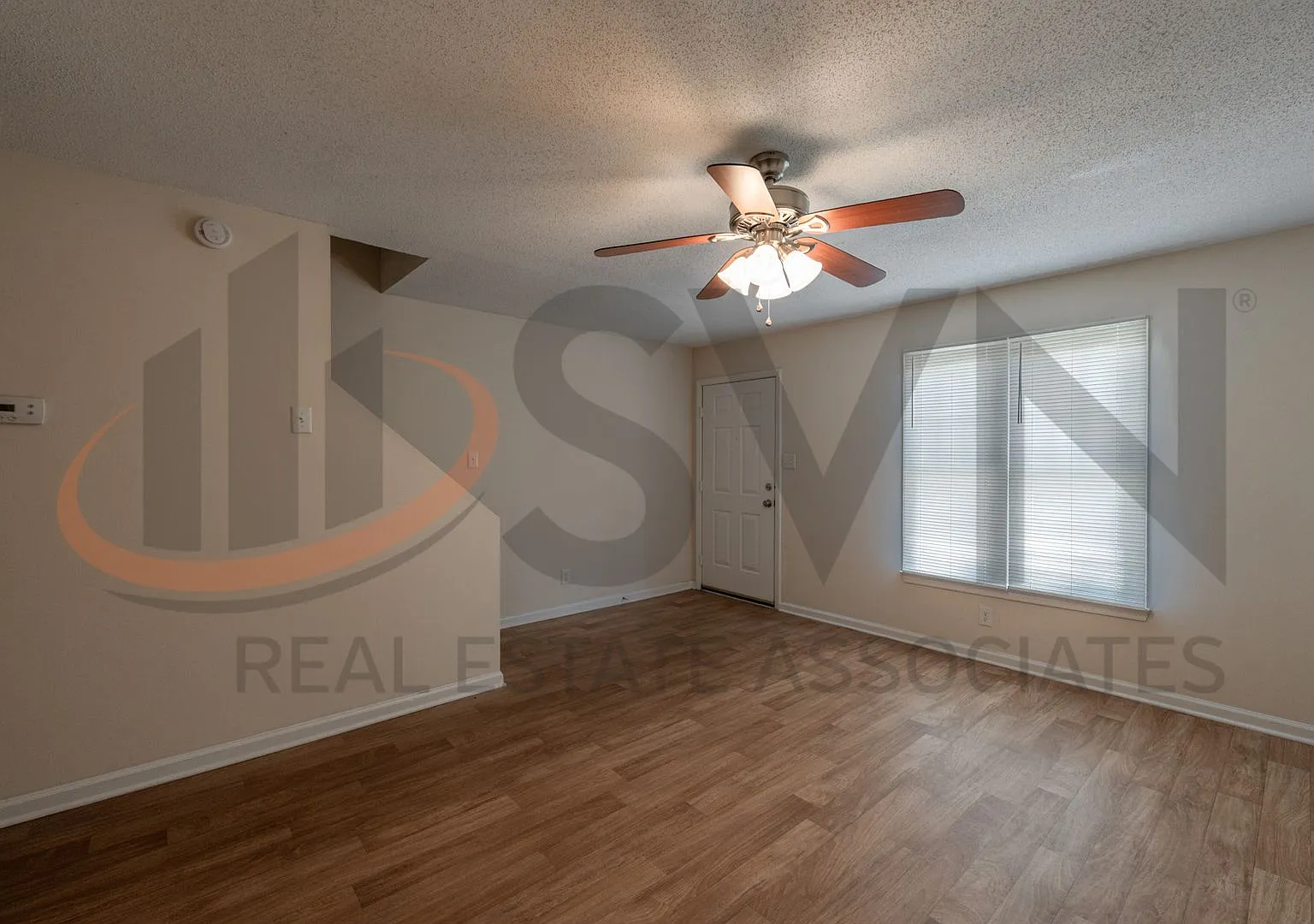 Cozy 2 BR, 1.5 BA Townhome In North Durham Crystal Pines Community — Photo 4