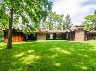 3871 Waldenwood Dr, Ann Arbor, MI