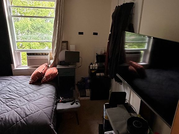 3rd image of 523 Clinton Ave