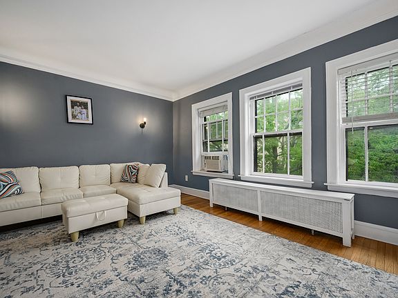 5th image of 442 Elmwood Ave APT 2