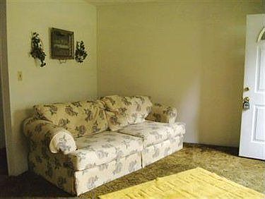 3rd image of 10615 Northfield Dr