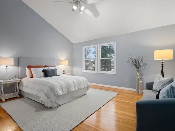 10 Oakland Ave, Lynn, MA 01905