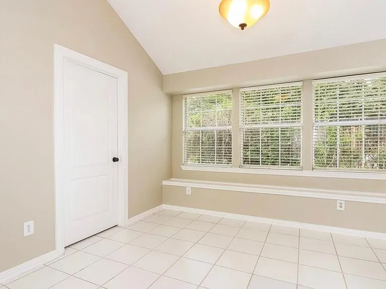 4645 Wales Dr — Photo 13