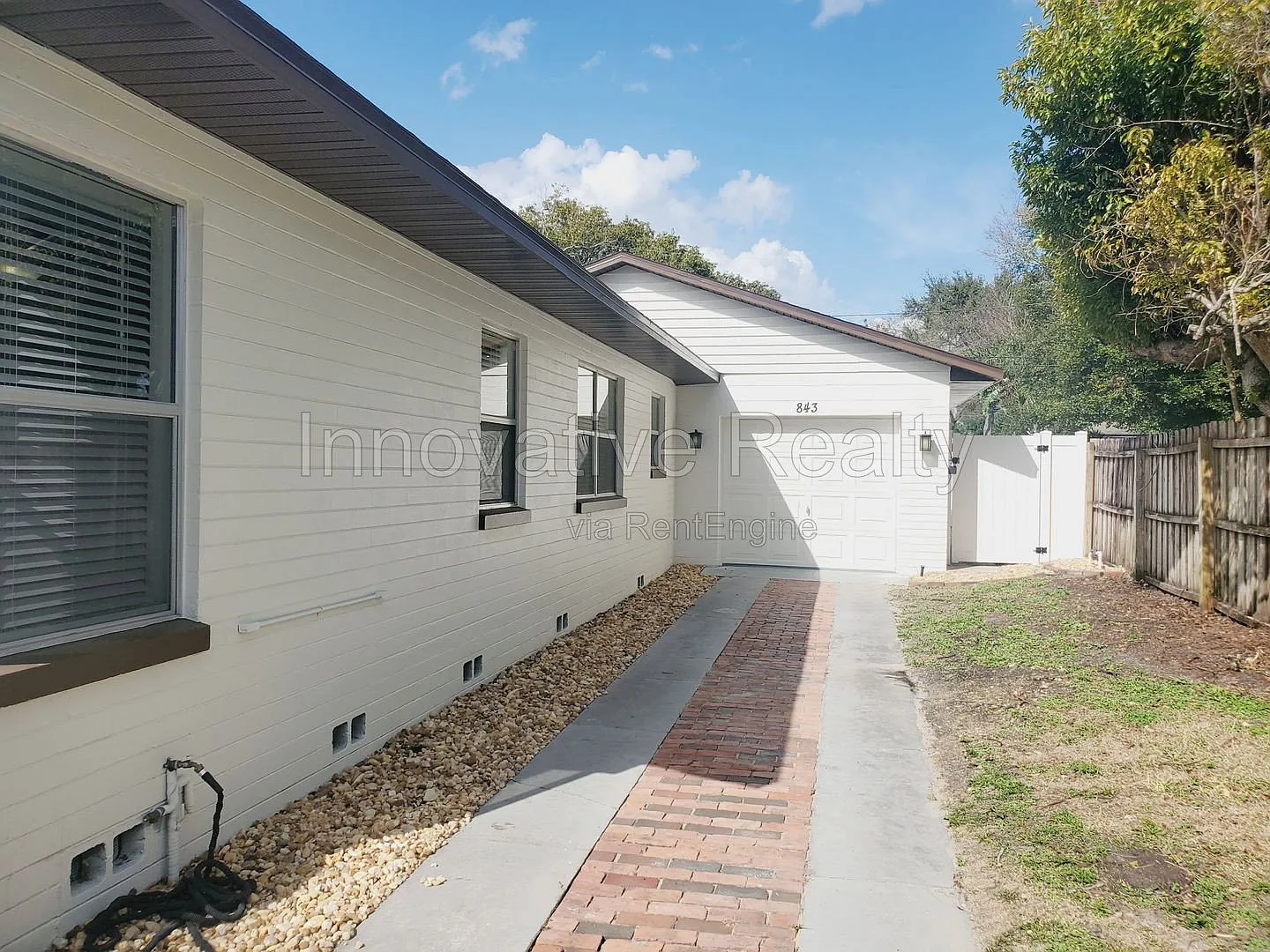 3 bed, 2.0 bath, 1580 sqft, $3,195 — Photo 3