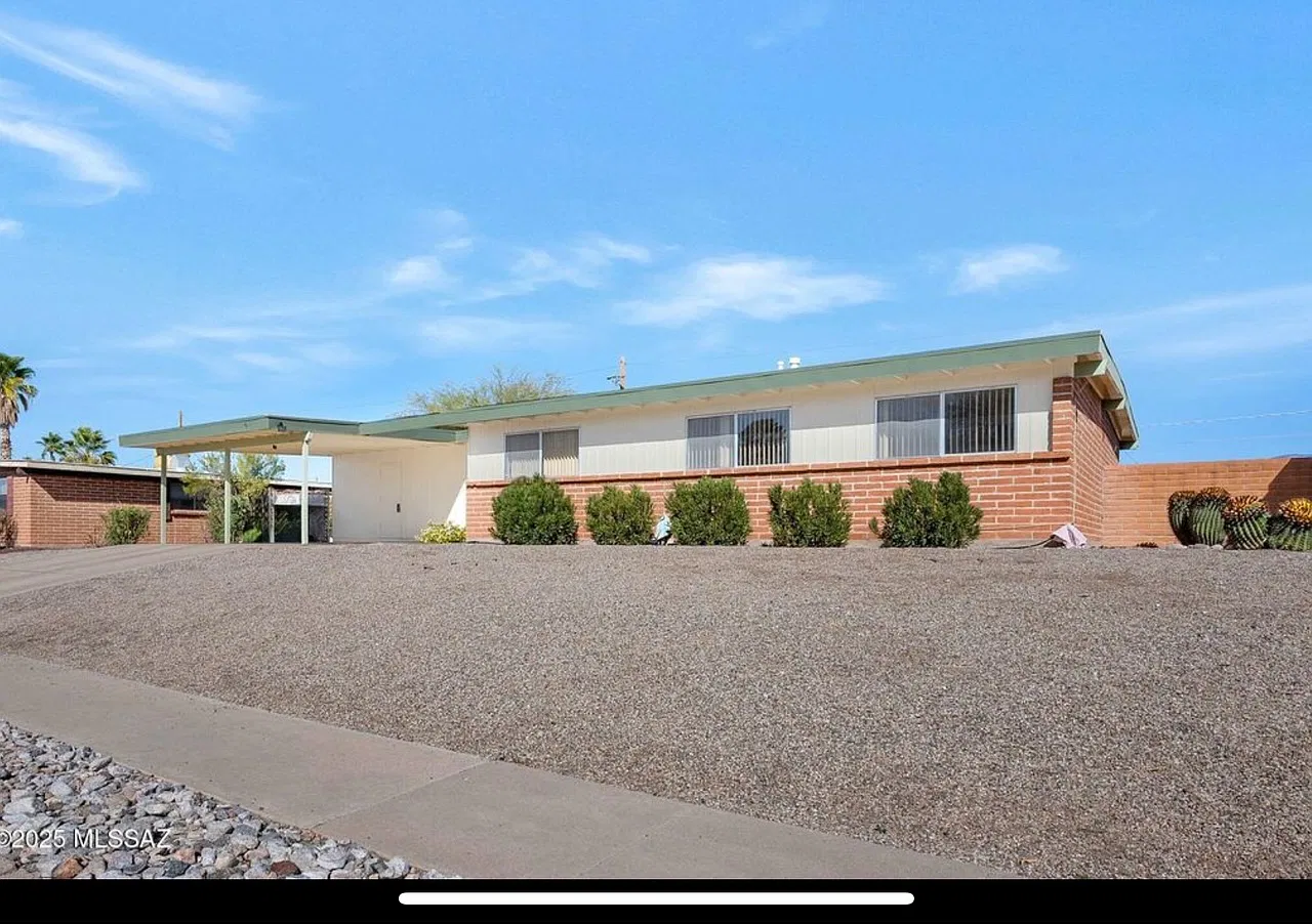 4 bed, 1523 sqft, $1,950 — Photo 2