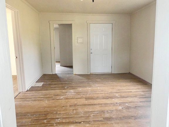 2nd image of 1505 S Boots St