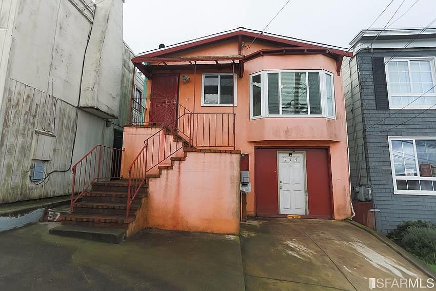 1st image of 574 Crocker Ave