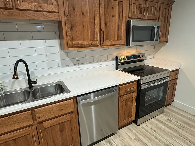 621 Pikes Dr — Photo 4
