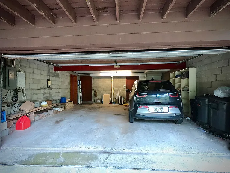 1219 Commercial St — Photo 30