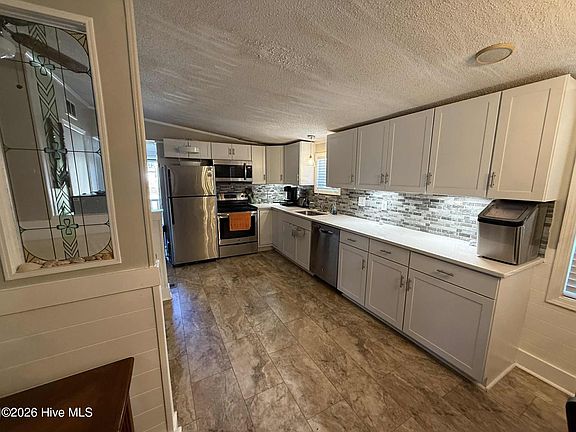 4th image of 2447 Pinewood Drive SW