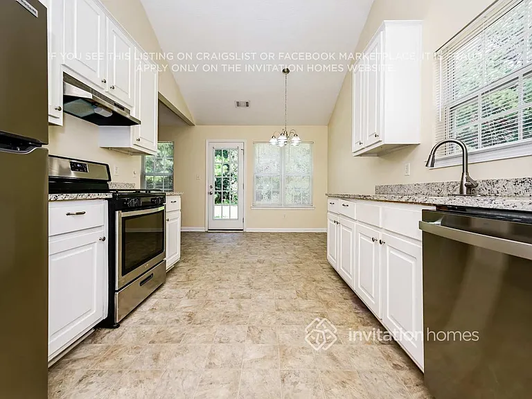 8040 Highland Pkwy — Photo 5