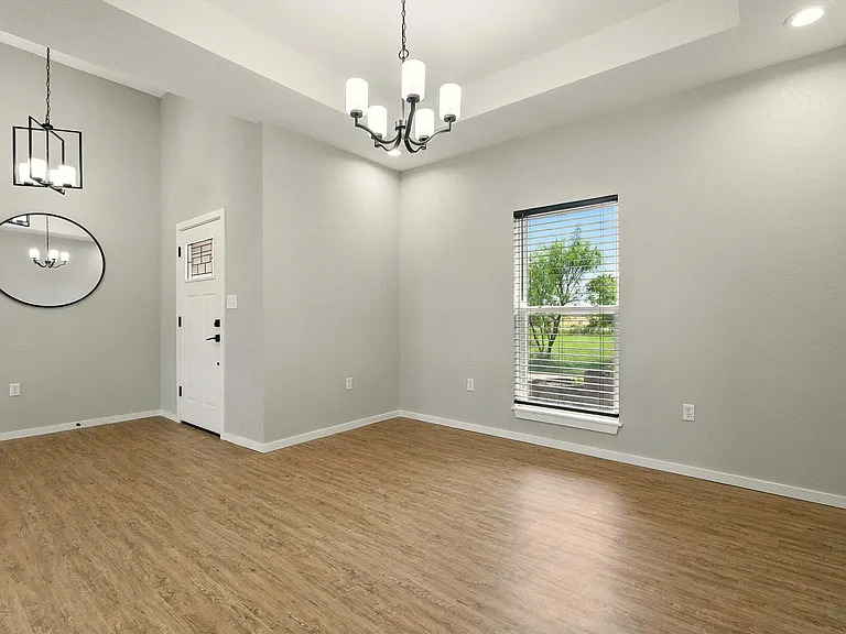 7433 FM 603 — Photo 34