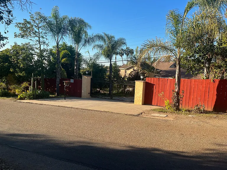 Green Hills Way — Photo 10