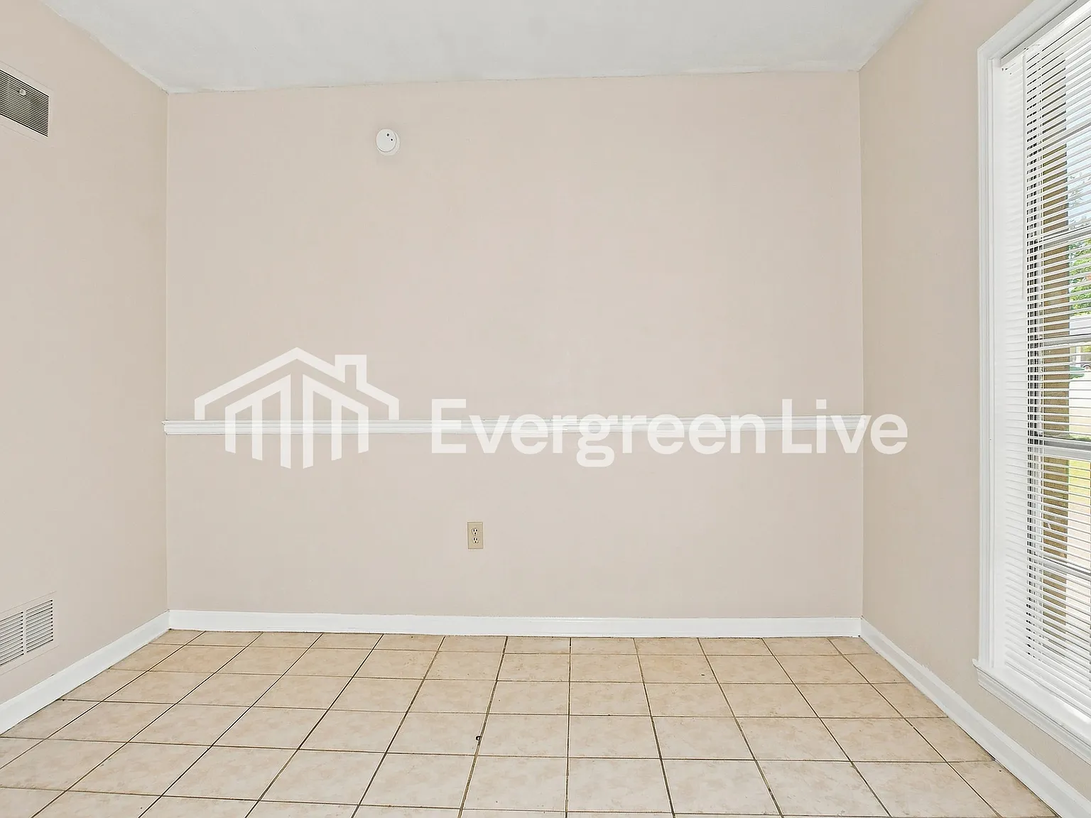 3 bed, 2.0 bath, 1491 sqft, $1,295 — Photo 3