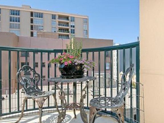 4th image of 1701 Jackson St APT 607