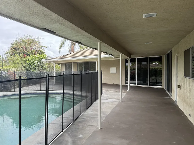 1833 Toyon Ln — Photo 10