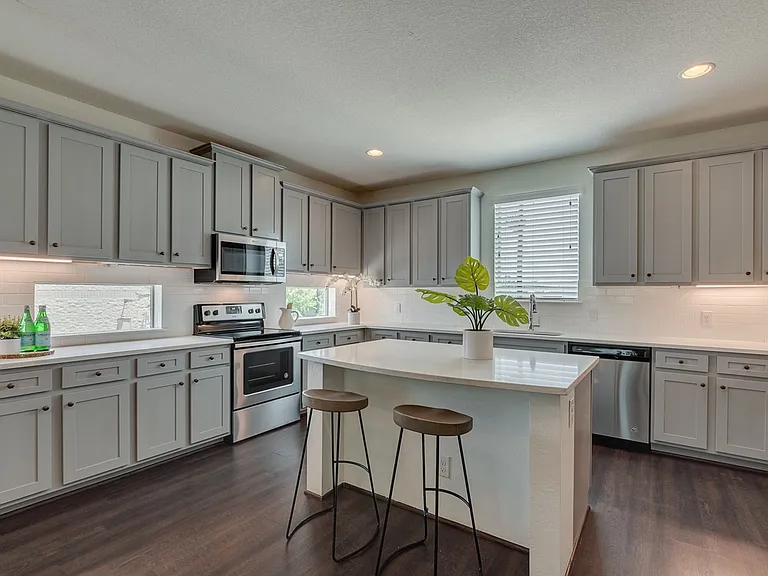 2702 Forest Park Blvd — Photo 9