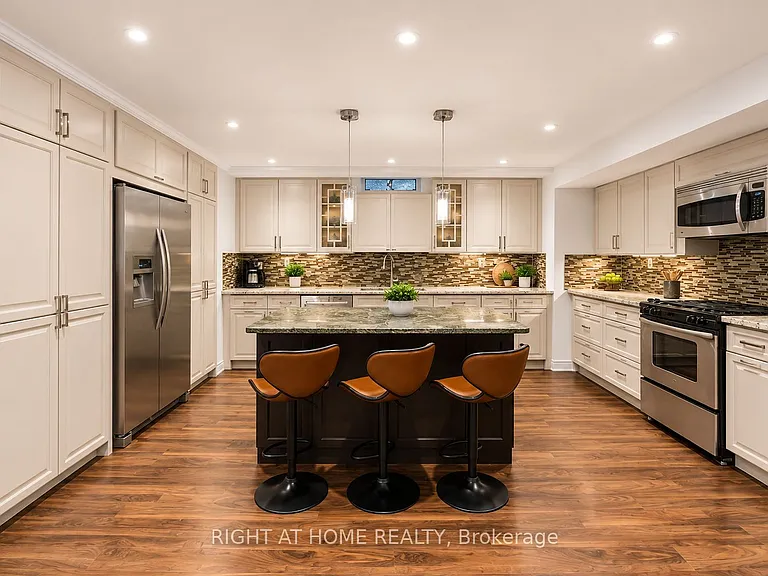 9 Alyssum Ct #LOWER — Photo 8