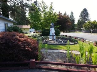 927 Mayfair Ln, Grants Pass, OR 97527