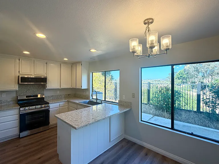 10725 Wallingford Rd — Photo 10