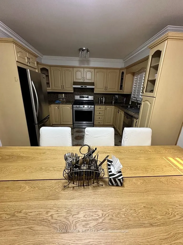 4 bed, $3,990 — Photo 4