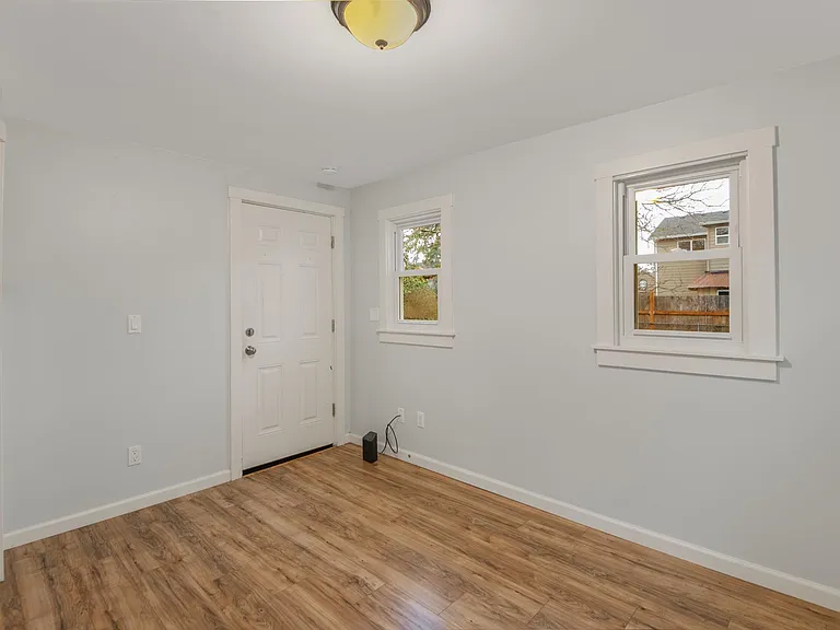 7006 SE 66th Ave #1 — Photo 5