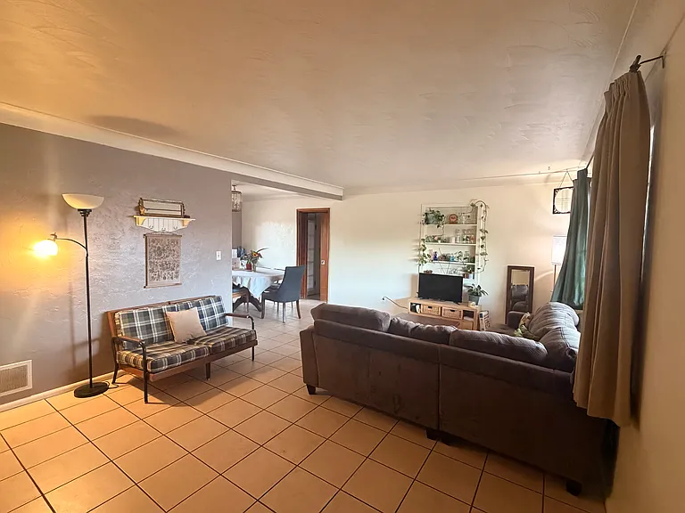 1505 E Edison St — Photo 15